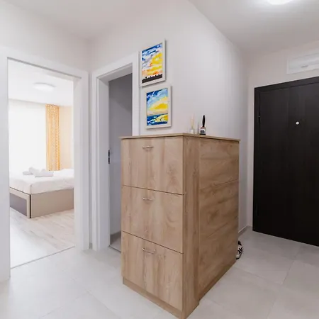 Cozy 2-bed Apartment