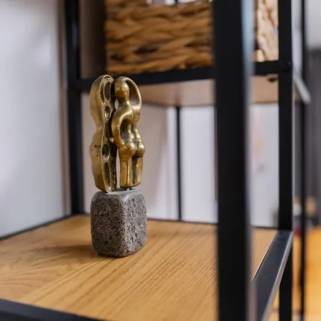 Cozy 2-bed Апартамент *